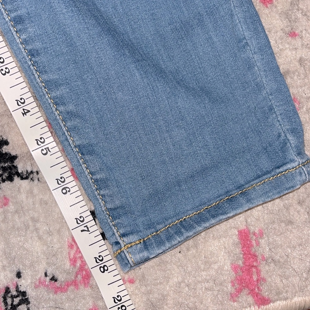 Universal Thread Mid Rise Skinny Jeans 🍁 - Picture 7 of 8